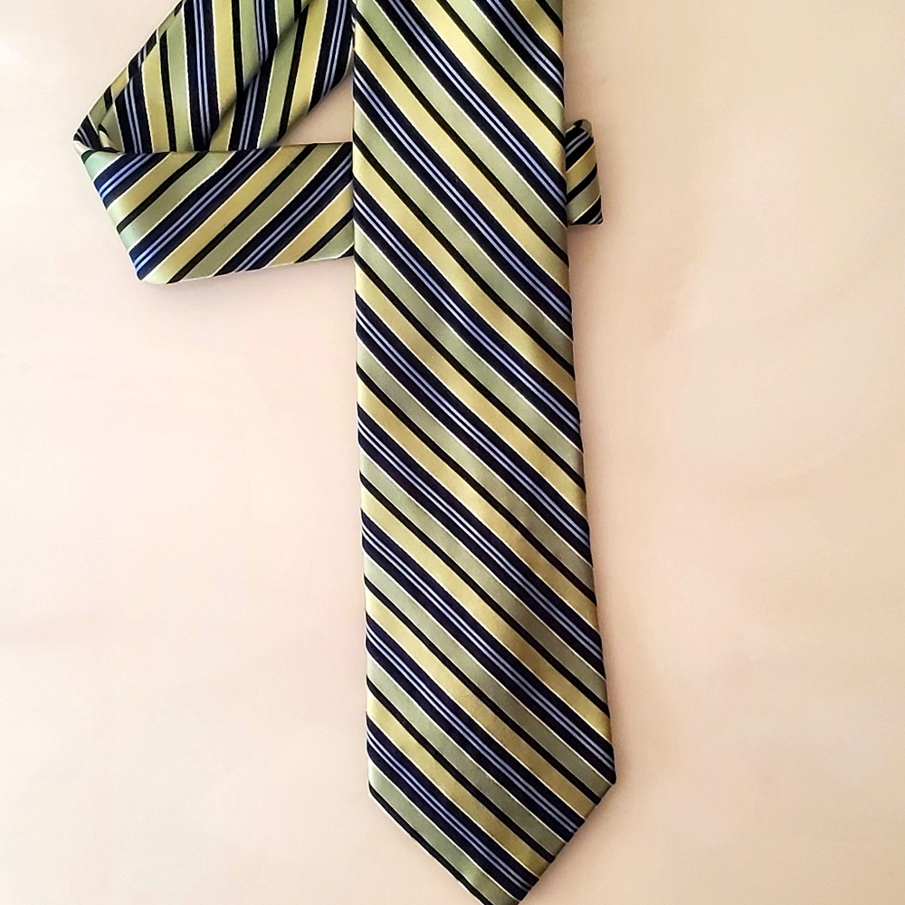 Club Room Necktie.